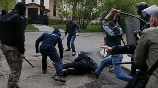 Ucrania: Salvaje agresión prorrusa en la separatista Donetsk