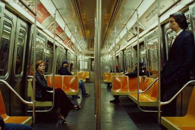 Escena de "Marriage Story", protagonizada por Scarlett Johansson y Adam Driver.