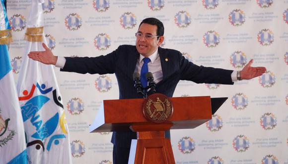 Esta medida se da luego de que el mandatario guatemalteco intentara expulsar  a un alto comisionado anticorrupción de la ONU. (Foto: AFP)