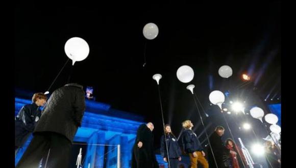 Muro de Berlín: Miles de globos iluminaron la ciudad [VIDEO]