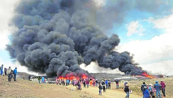 Las protestas antimineras en Ayacucho desembocaron en el incendio de la mina Apumayo a fines de octubre. El Comité de Lucha de Ayacucho exige ahora el retiro definitivo de esta y las otras tres minas que desarrollan actividad en el sur de la región.