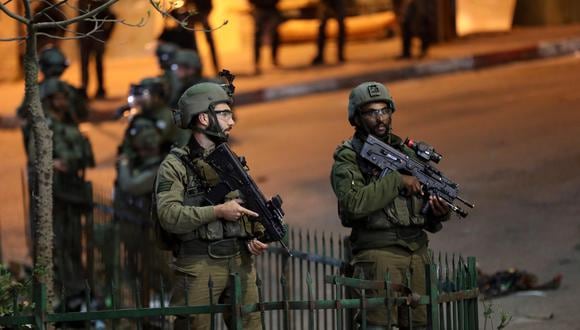 Soldados de Israel resguardando el orden público durante protestas palestinas. (Foto: EFE)