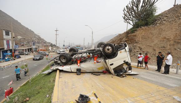 Al día 9 personas pierden la vida en accidentes de tránsito en el Perú . (FOTO: GEC)