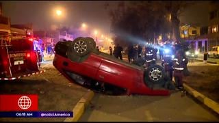 Suboficial de la Policía protagoniza accidente y su auto terminó volcado en SJL