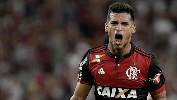 Miguel Trauco podría estar pasando sus últimos días en el Flamengo de Brasil. El ex Universitario autorizó a sus agentes de negociar con un club del fútbol del viejo continente (Foto: agencias)