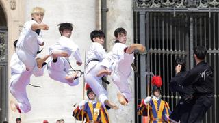 Las dos Coreas dan lección taekwondo al papa Francisco [FOTOS]