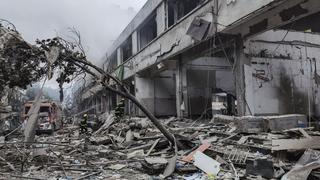 China: explosión de gas mata al menos a 25 personas y destruye un complejo residencial