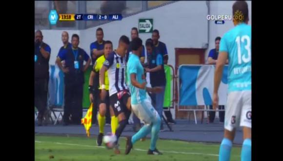 Gonzalo Godoy fue expulsado del Alianza Lima vs. Sporting Cristal por una agresión en contra de Horacio Calcaterra (Foto: captura de pantalla Gol Perú)