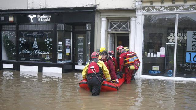 Las "inundaciones de Navidad" en el norte de Inglaterra [FOTOS] - 11