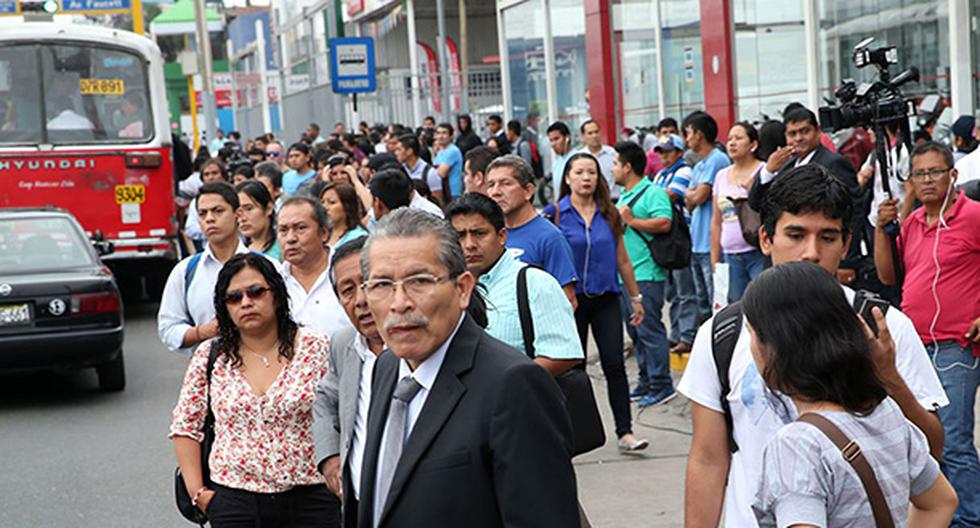Usuarios afectados en varios puntos de Lima y Callao por medida de protesta de transportistas. (Foto: Andina)