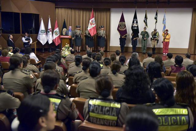 61 años de la mujer policía: reconocen a agentes destacadas - 9