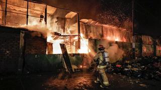 Rímac: impactantes imágenes del incendio que consumió el Mercado de Flores ‘Santa Rosa’ | FOTOS