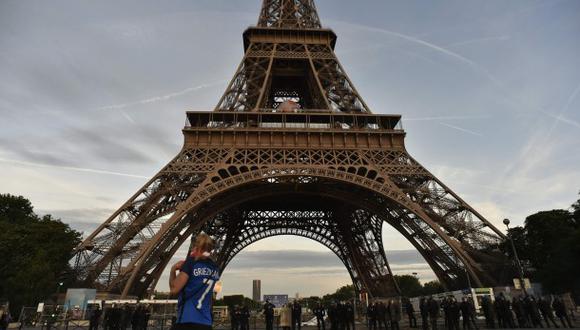 Niza: Torre Eiffel lucirá los colores de la bandera de Francia