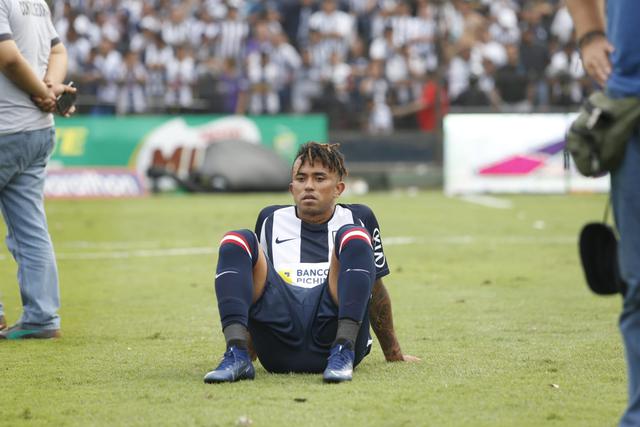 Los jugadores de Alianza Lima abandonaron cabizbajos el campo de Matute tras perder la final | Foto: GEC