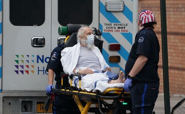 Los pacientes que fallezcan por covid-19 deben ser cremados “por el peligro de diseminación del agente infeccioso y riesgo a la salud pública” (Foto: AFP)