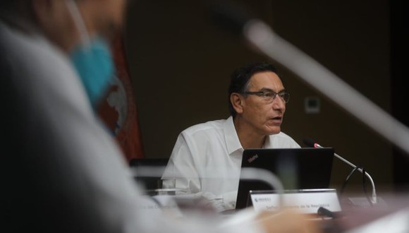 En la sede del COEN, el ministro Victor Zamora participó en una reunión con el presidente Martin VIzcarra (Foto: Minsa)