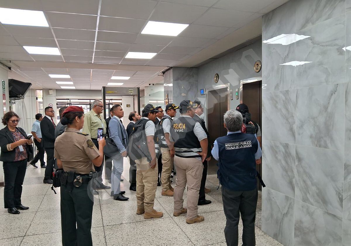Personal del Ministerio Público y la PNP ingresaron al domicilio de Raúl Doroteo en Surco y sus oficinas en el Cercado de Lima. (Foto: Difusión)