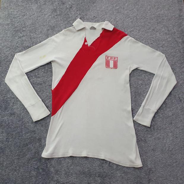 Esta camiseta formó parte de una leyenda: la 18 de Calidad Risco en la Bombonera, en 1969. Les pertenece hoy a Miguel y Steffi. FOTO: GEC.