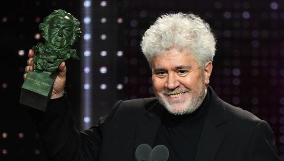 Pedro Almodovar recibiendo un premio Goya por "Dolor y Gloria" durante la gala de 2020. (Foto: GABRIEL BOUYS / AFP)