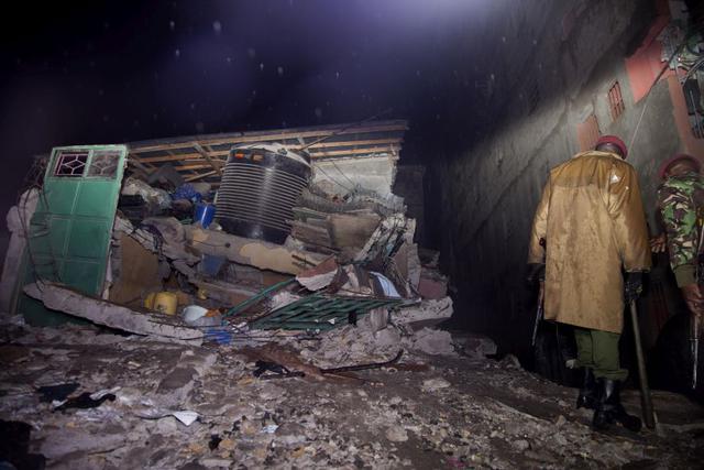 El edificio de 6 pisos que colapsó por inundaciones en Kenia - 8