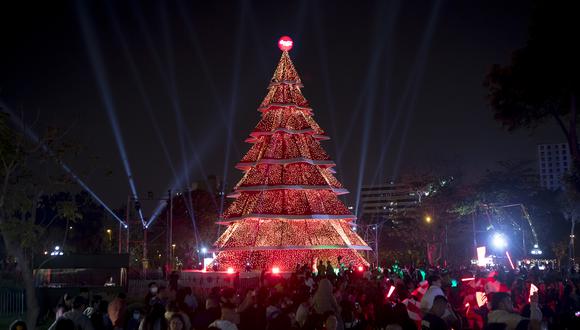 El encendido del tradicional árbol navideño marcó el inicio de esta mágica temporada.