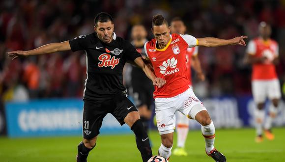 Santa Fe igualó 1-1 ante Libertad en Bogotá y quedó eliminado de la Copa Sudamericana. (Foto: AFP)