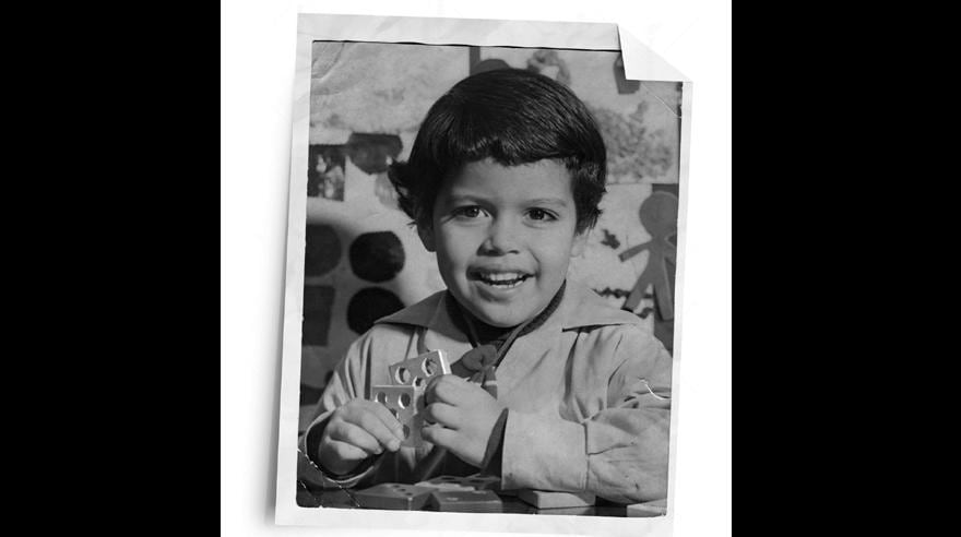 "Me encantaría enseñar. Me encantaría ser profesor, pues el recuerdo de estos cómicos docentes, siempre me metió el bichito de que enseñar puede ser muy realizador y placentero".