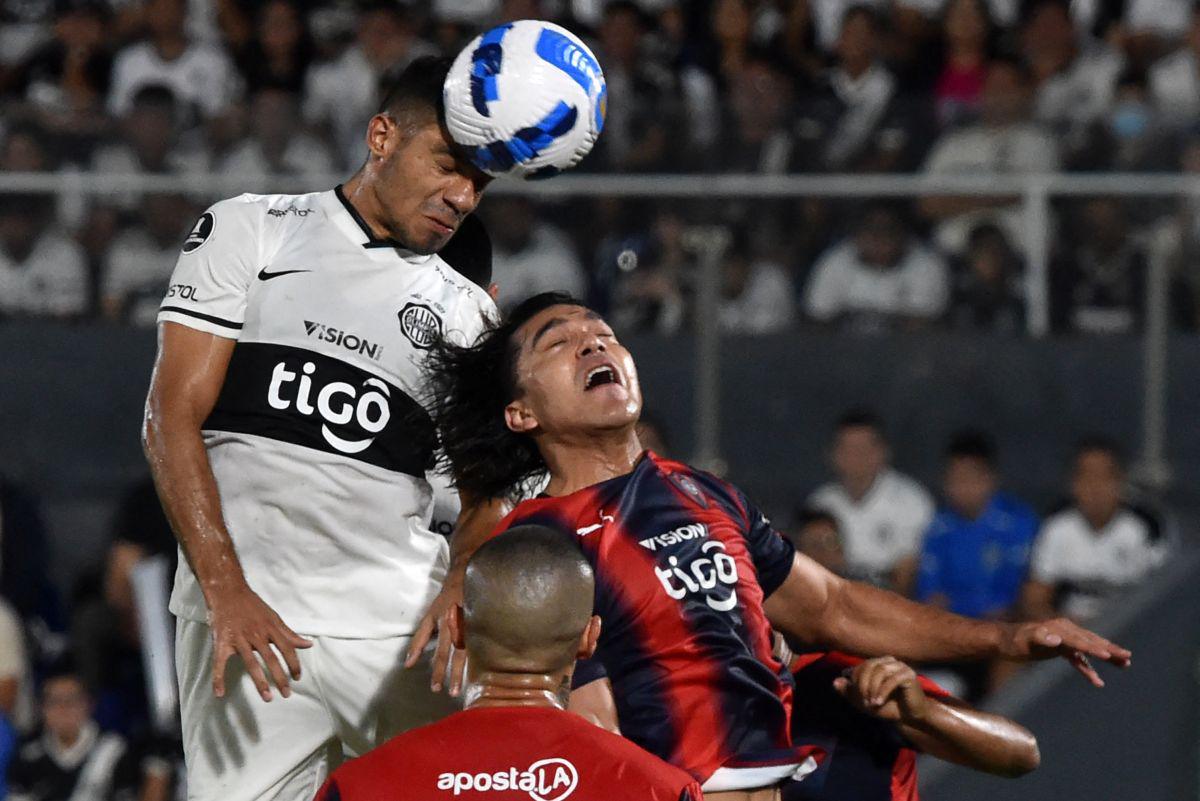 Olimpia y Cerro Porteño se volvieron a enfrentar por Copa Libertadores después de 23 años. (Foto: AFP)