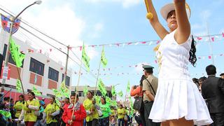 Desfile patrio y antiminero contra Tía María en Cocachacra