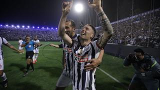 Lavandeira, el uruguayo que ahora canta el himno nacional, se viste de héroe y le da la gloria a Alianza Lima