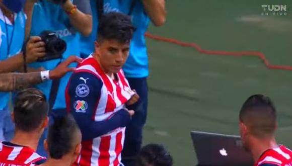 Gol de Fernando Beltrán para el 2-1 de Chivas vs. Pumas. (Captura: TUDN)