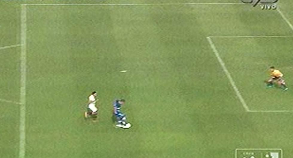 Roberto Jiménez se falló el gol del empate (Foto: Captura)