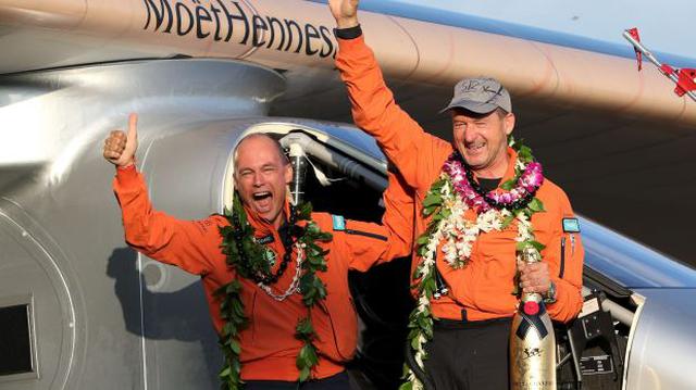 El avión Solar Impulse 2 aterriza en Hawái y rompe récord - 1
