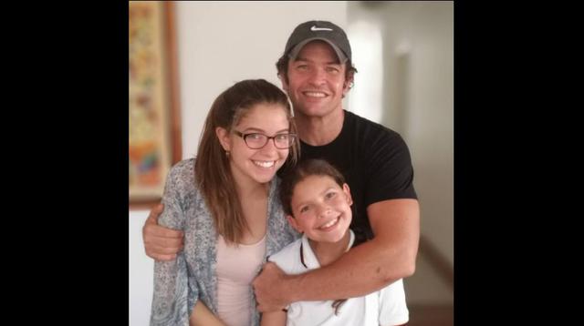 A través de las redes sociales, el actor de "De vuelta al barrio" expresó lo orgulloso que está de su hija Doris Alexia, de 17 años, quien hace algunas semanas obtuvo el título de Miss Chaclacayo Teen. (Foto: Instagram)