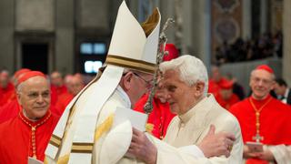Francisco nombró a 19 cardenales en presencia de Benedicto XVI
