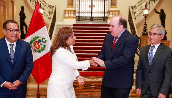 Rafael López Aliaga acude como presidente de Renovación Popular al diálogo con Dina Boluarte. (Foto: presidencia)
