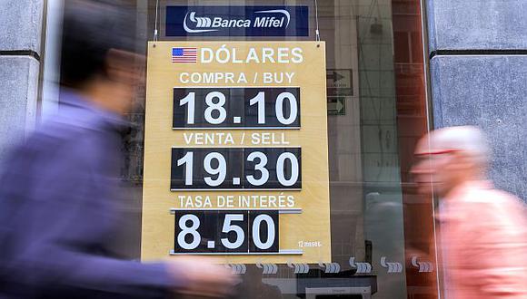El tipo de cambio podría&nbsp;cotizar entre 19,52 y 19,80 pesos en México este miércoles, según analistas. (Foto: AFP)
