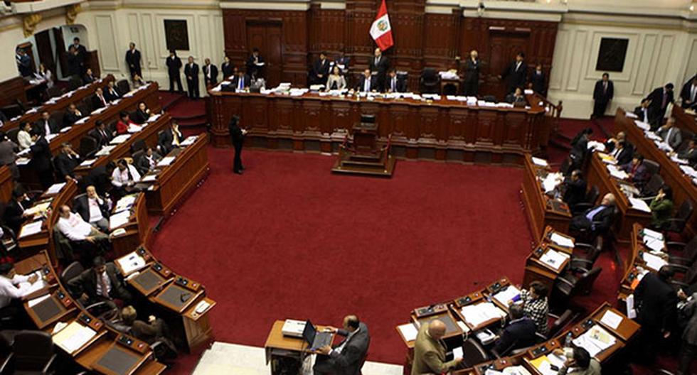Ollanta Humala podría cerrar el Congreso, advirtió Fredy Otárola. (Foto: www.redpartidos.org)