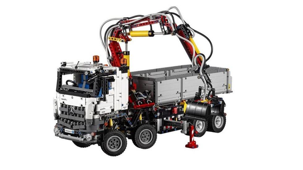 Lego lanza al mercado camión de Mercedes-Benz - 2