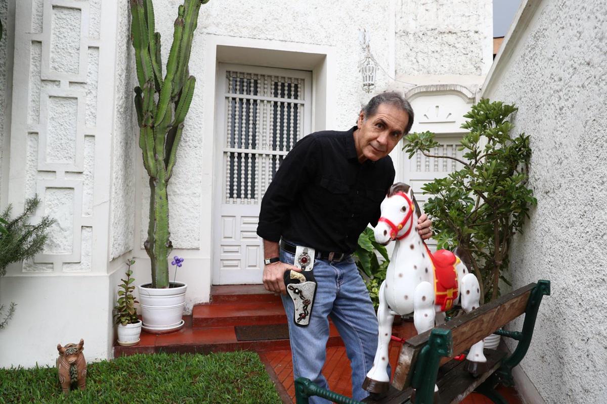 Jorge Eslava publicó en el 2017 “Zona de encuentro. Lecturas urgentes para educación secundaria”. (Foto: Alessandro Currarino)