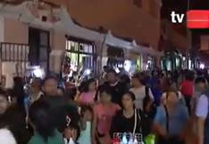 Calles de Mesa Redonda lucieron abarrotadas de personas a una semana de la Navidad 2023 | VIDEO
