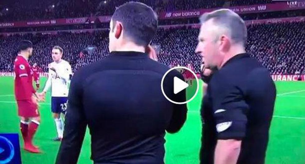 Liverpool vs Tottenham y la polémica que generó el juez de linea con el árbitro principal. (Foto: captura Facebook)