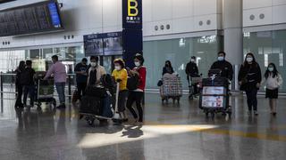 Hong Kong elimina restricciones de llegada por COVID-19 a viajeros internacionales