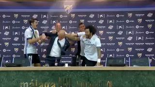 Zidane es sorprendido por jugadores y lo 'bañan' con champagne en plena conferencia