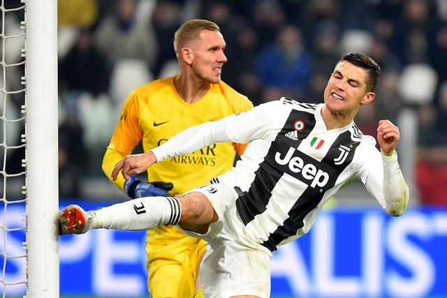 Juventus vs. Roma: Cristiano Ronaldo mostró todo su enojo tras errar clara opción de gol. | Foto: Reuters