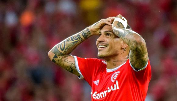 Paolo Guerrero evaluará las opciones que tiene para seguir jugando en el extranjero | Foto: AFP