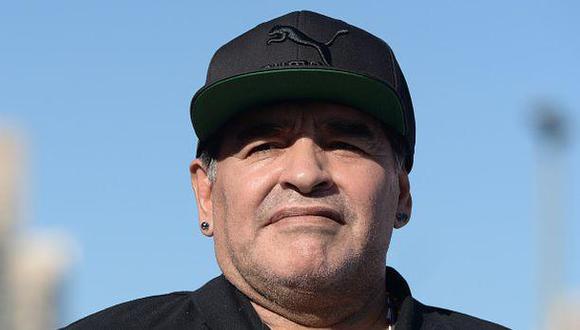 Diego Armando Maradona escribió en sus redes sociales un emotivo mensaje rindiéndole homenaje a Francesco Totti, quien jugará su último partido con la Roma este domingo.(Foto: Getty images)