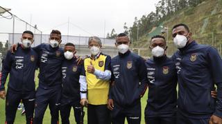 El presidente ecuatoriano compartió con la selección antes del partido ante la Blanquirroja