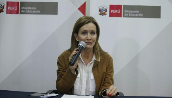 El dirigente Pedro Castillo anunció la suspensión temporal de la huelga de docentes. Posteriormente, Marilú Martens, ministra de Educación, saludó la decisión.