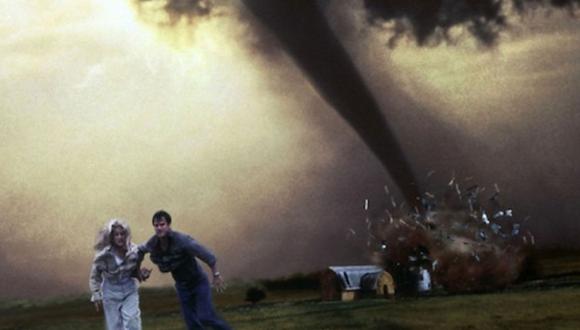 Escena de "Twister” (1996) que tuvo poder persuasivo dentro de los seguidores de este tipo de películas. (Foto: Warner Bros)